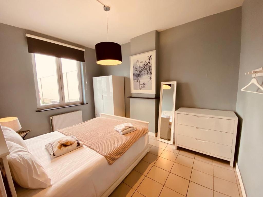 Fenetre Sur Le Standard De Liege Apartment Ougree Luaran gambar