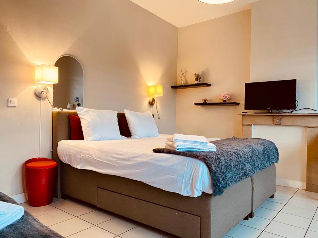 Fenetre Sur Le Standard De Liege Apartment Ougree Luaran gambar