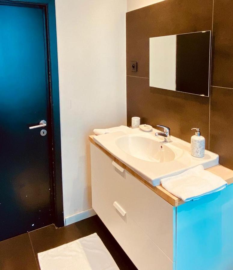 Fenetre Sur Le Standard De Liege Apartment Ougree Luaran gambar